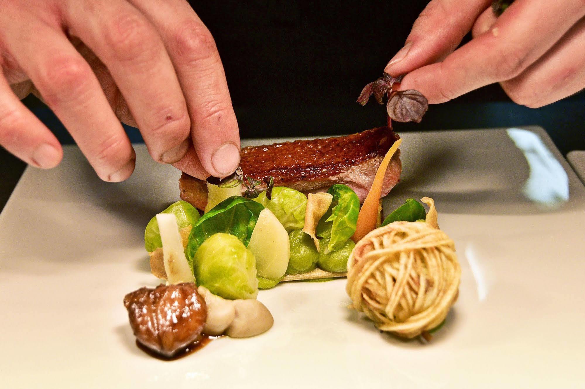 Logis Hotel Du Morvan - Restaurant La Table De Jerome Luzy Eksteriør billede
